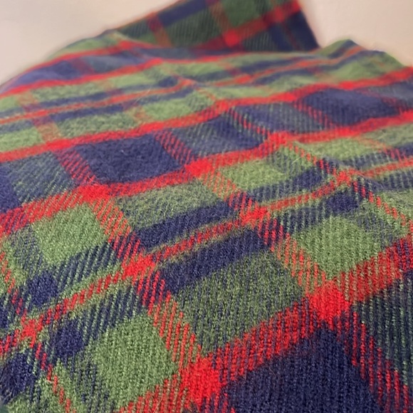 Scottish District Tartans 100% Wool Green Blue Red Plaid Unisex Scarf w Fringe - Picture 7 of 7